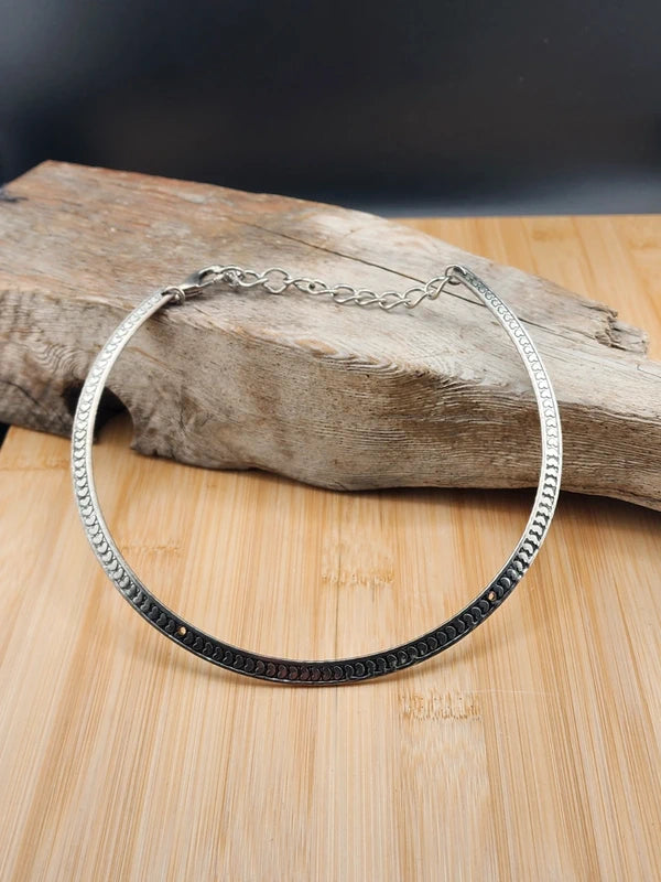 Silver-Tone Engraved Choker Necklace - Women's Jewelry 0740