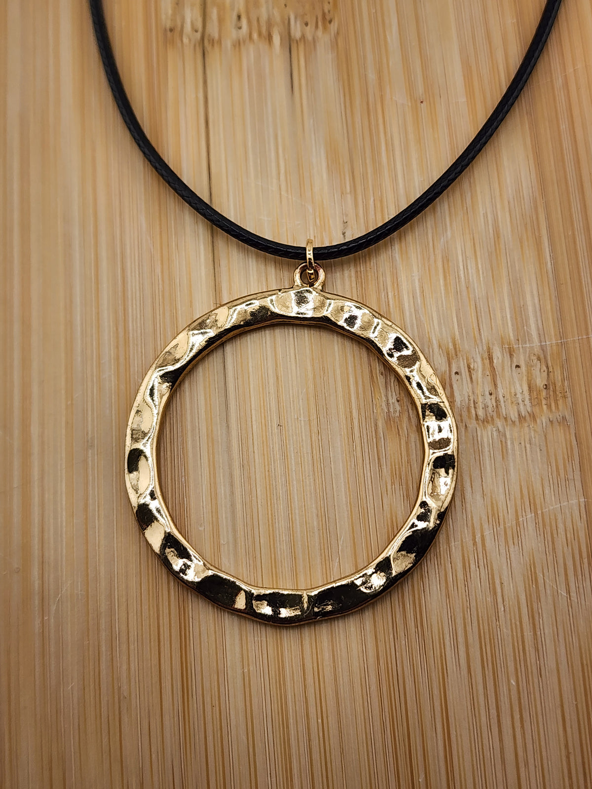 18in To 20 In Adj Gold Hammered Circle Pendant Necklace