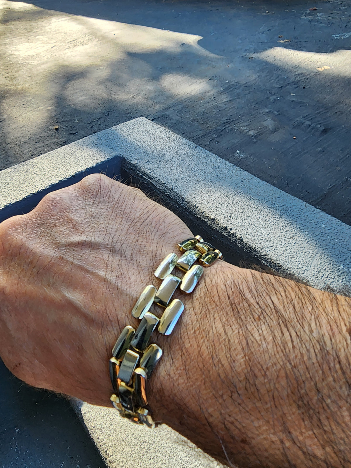 8.5in Mens Handmade Gold and Silver Men's Link Bracelet - Sleek Two-Tone Chain
